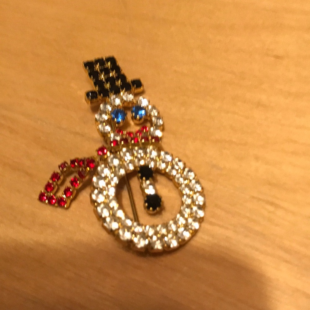 Snowman pin